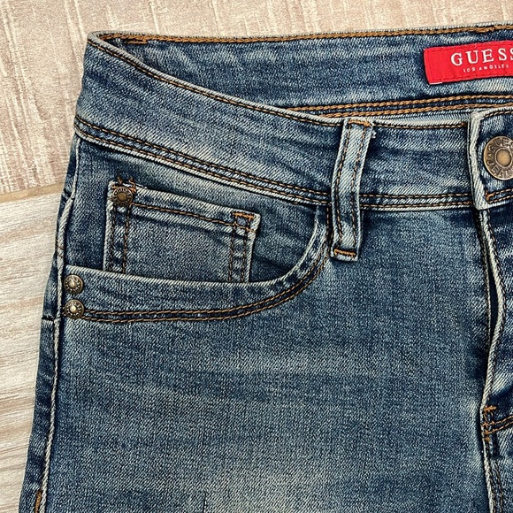 Guess ladies jeans. Size 26. EUC. - Picture 3 of 10